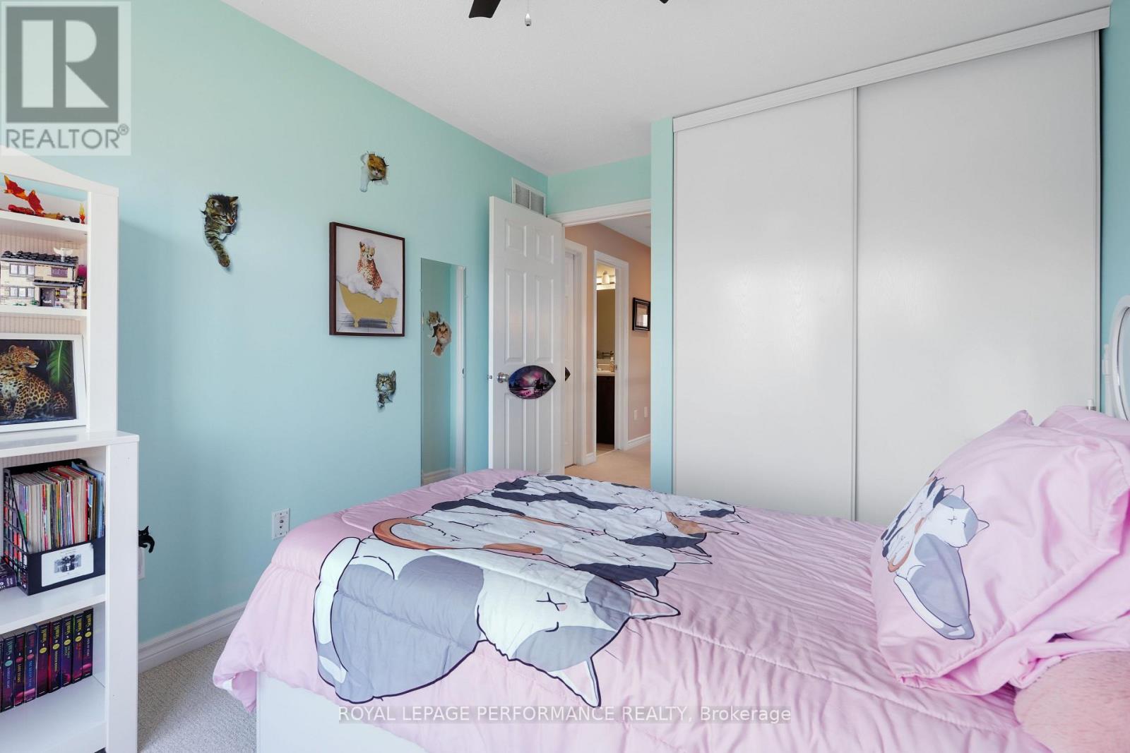 243 Silvermoon Crescent