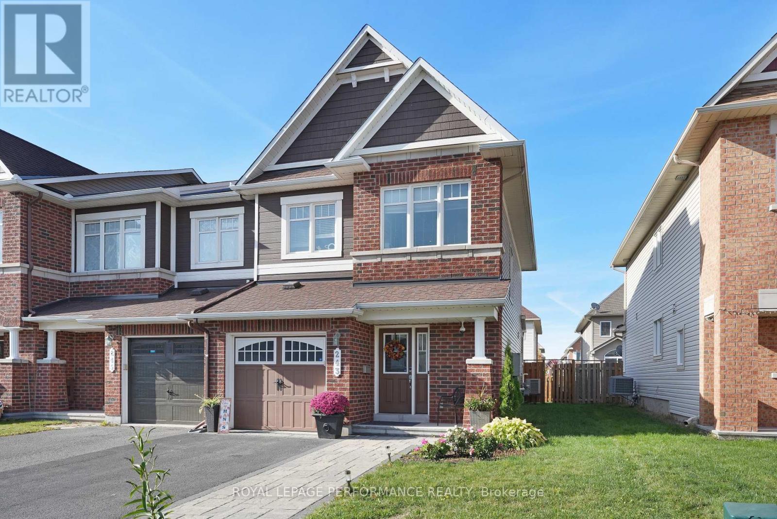 243 Silvermoon Crescent