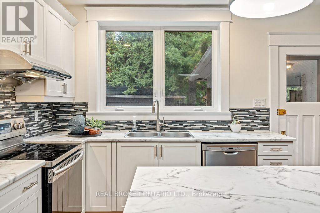 23 Lakeview Terrace
