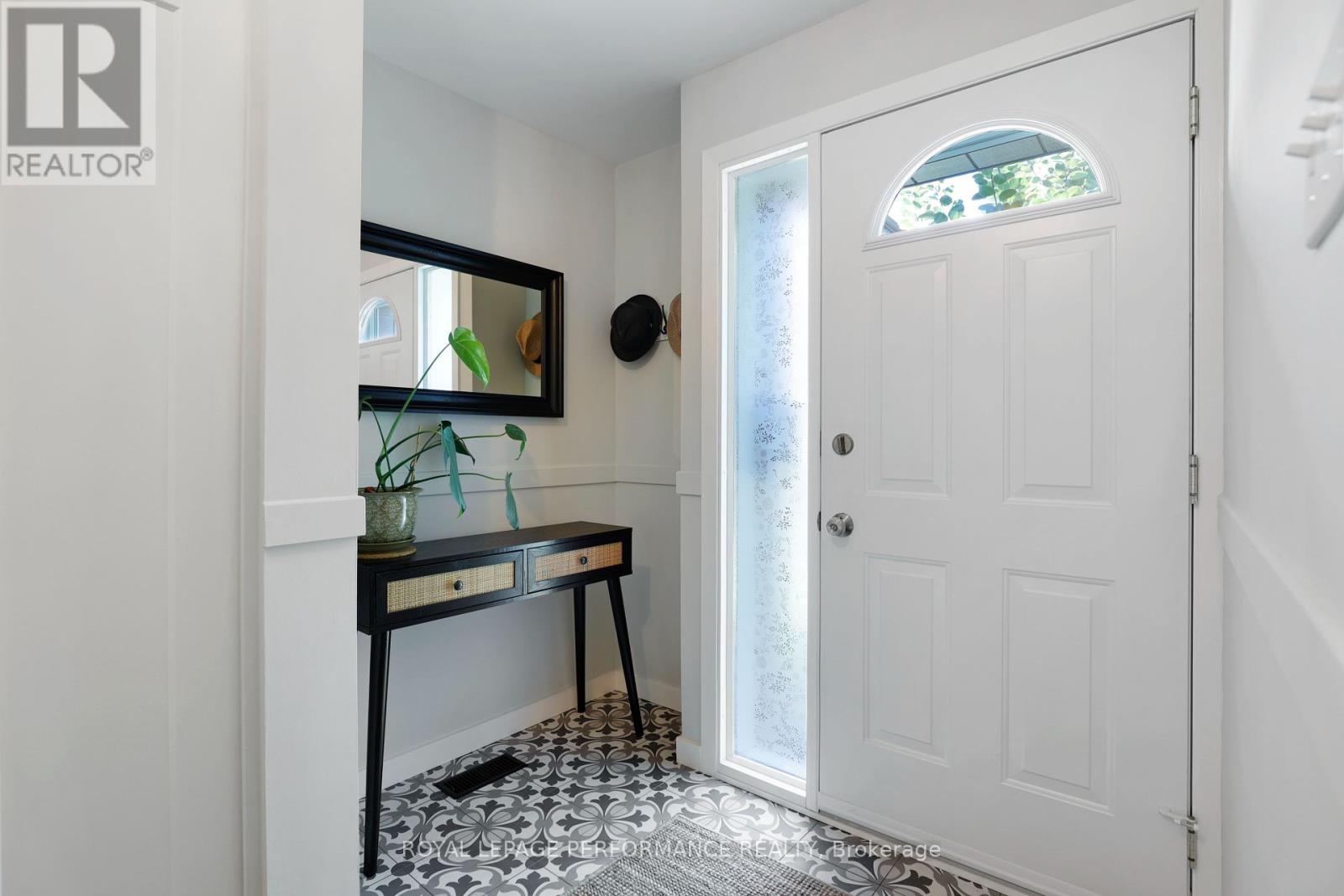 147 - 2111 Montreal Road