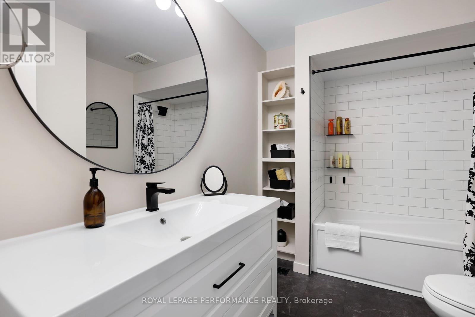147 - 2111 Montreal Road