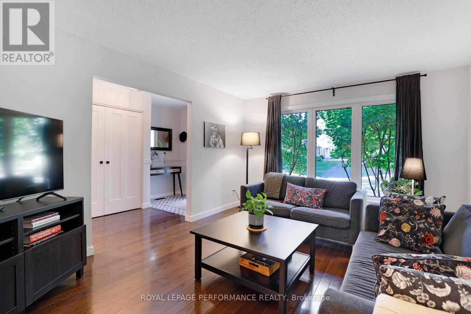 147 - 2111 Montreal Road