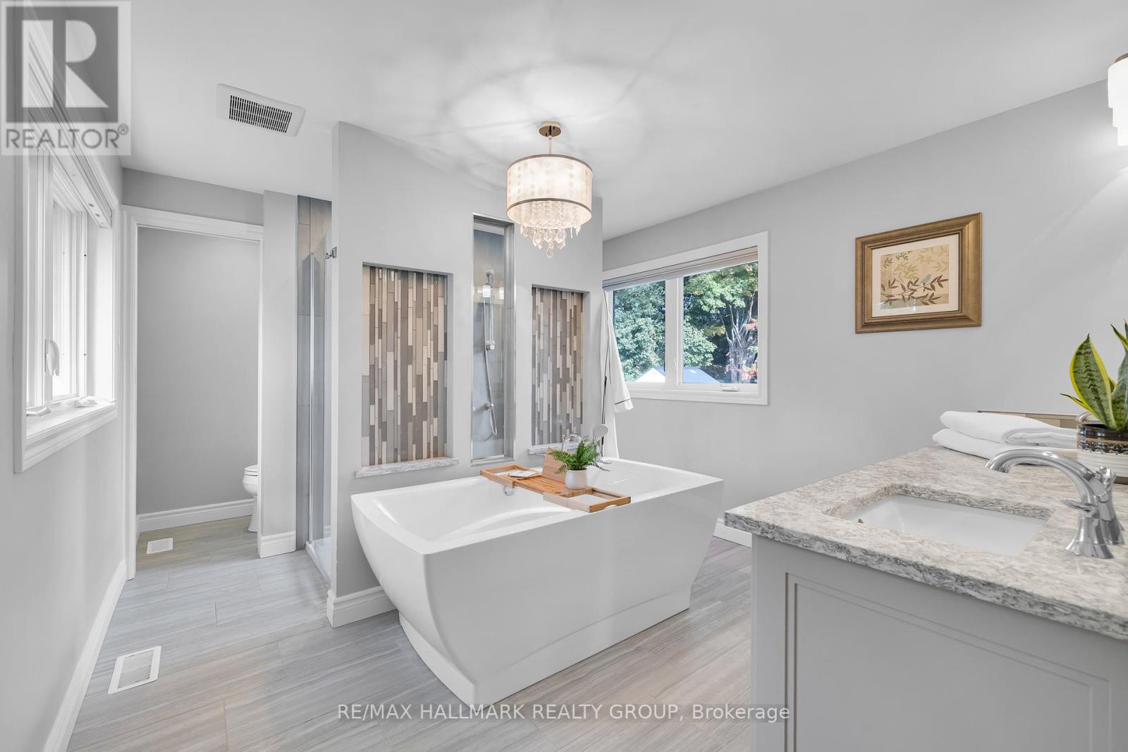 118 Queensline Drive