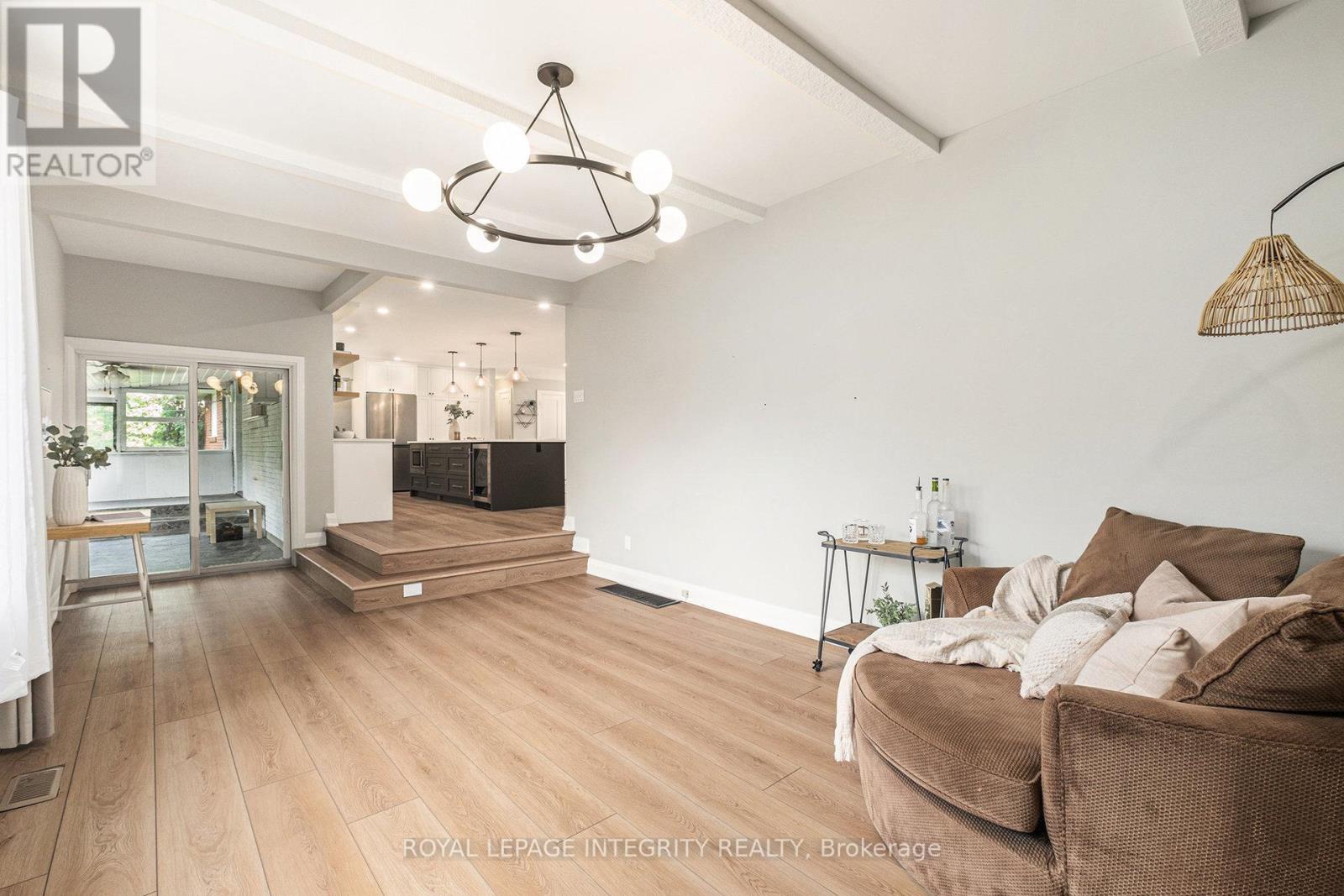 1843 Rideau Road