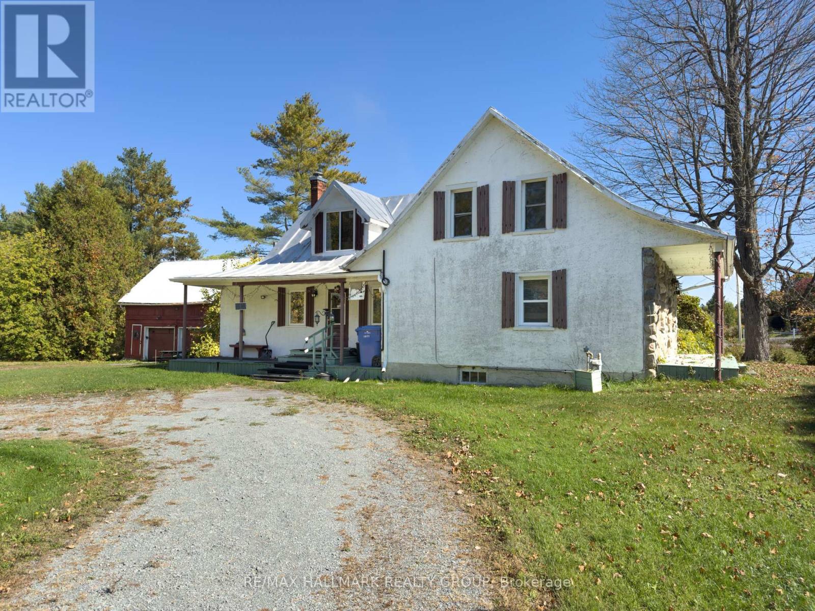 1677 Ste Anne Road