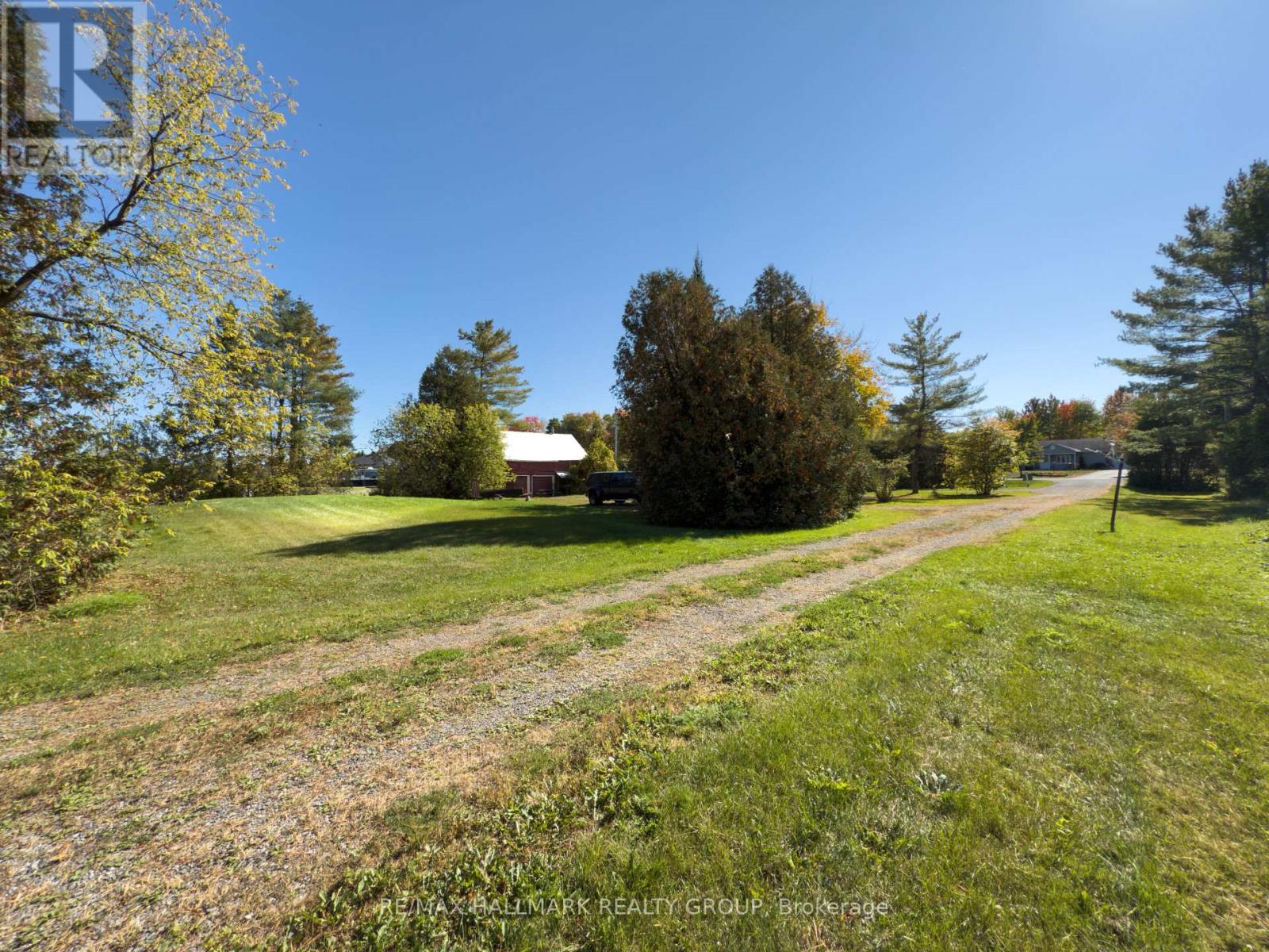 1677 Ste Anne Road