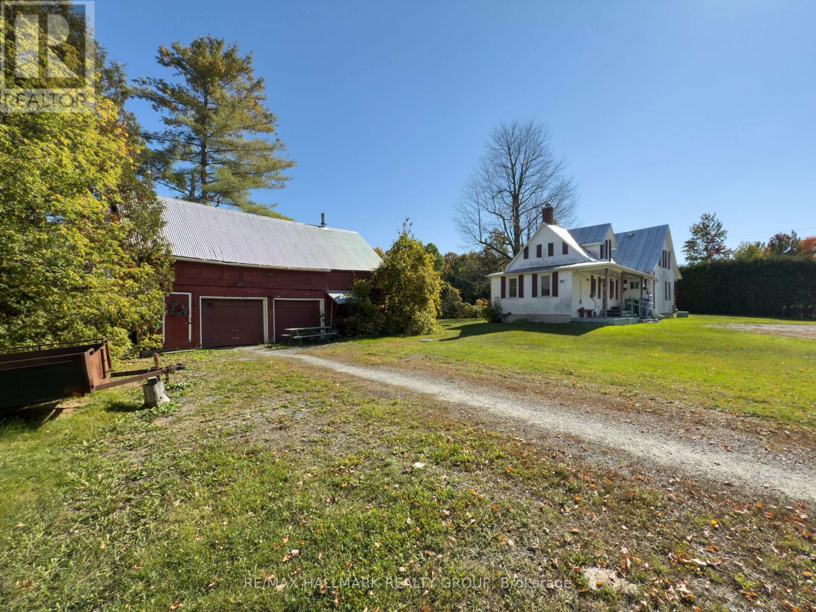 1677 Ste Anne Road