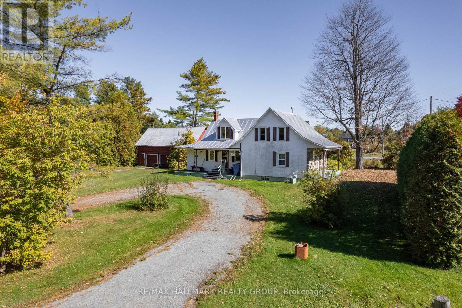 1677 Ste Anne Road