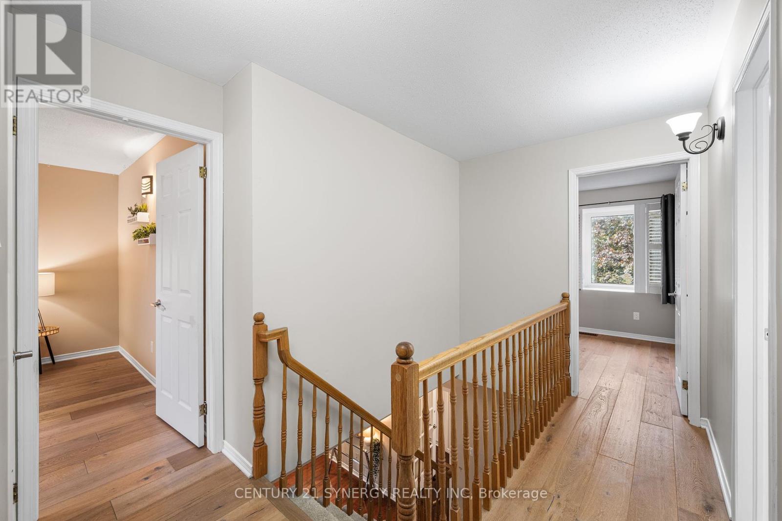 2752 Wyldewood Street W