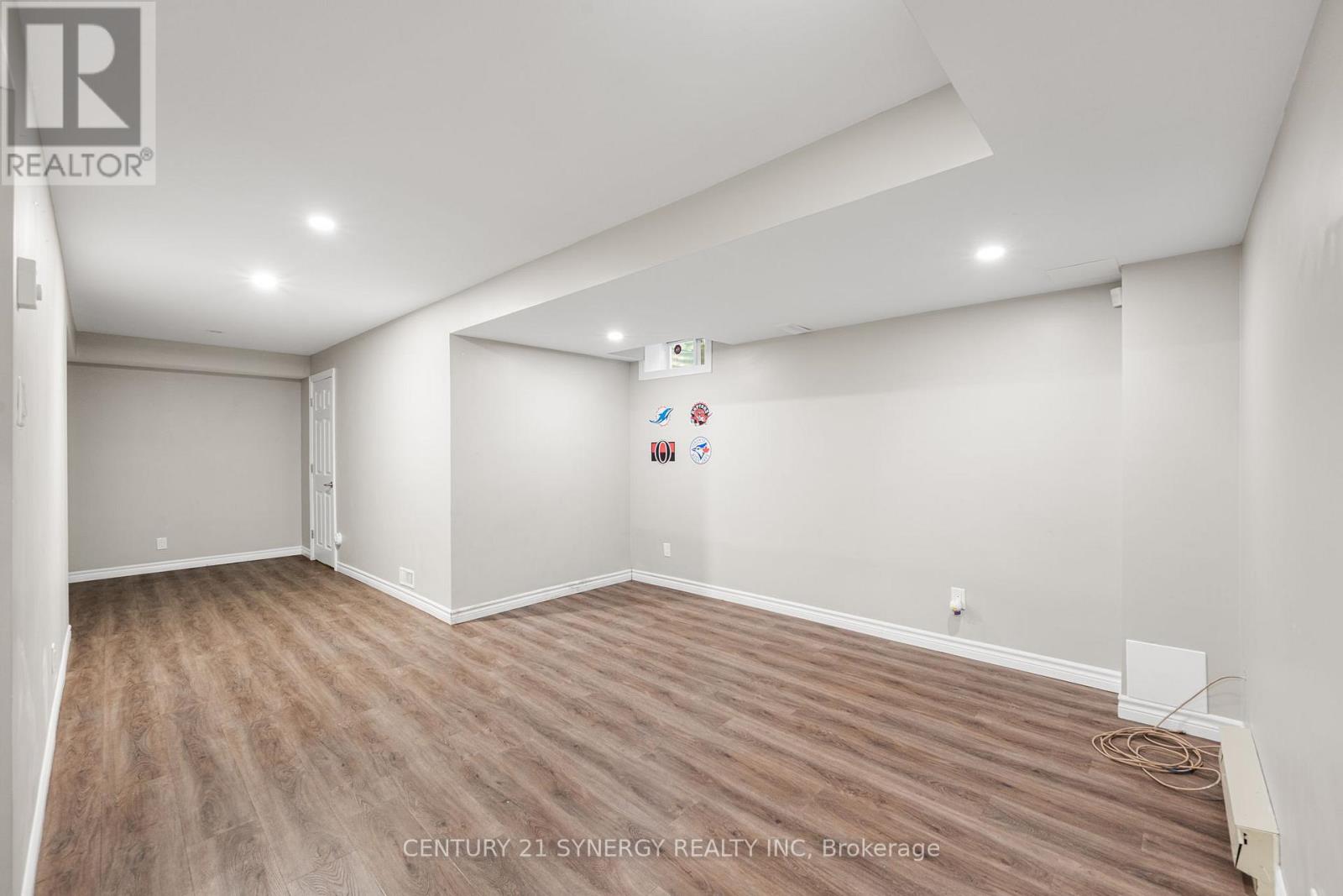 2752 Wyldewood Street W