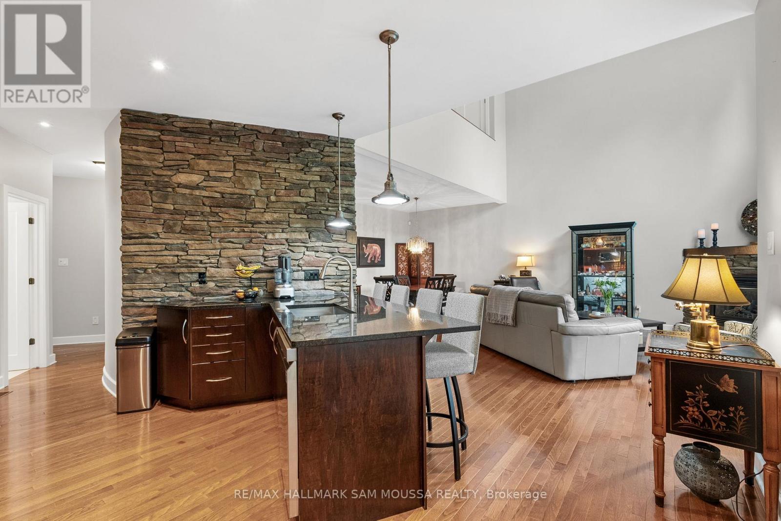 25 Marsh Sparrow Private