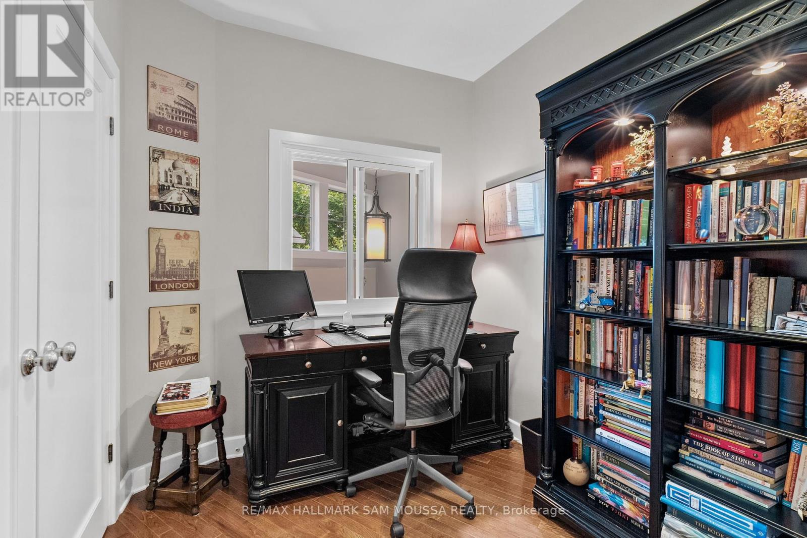 25 Marsh Sparrow Private