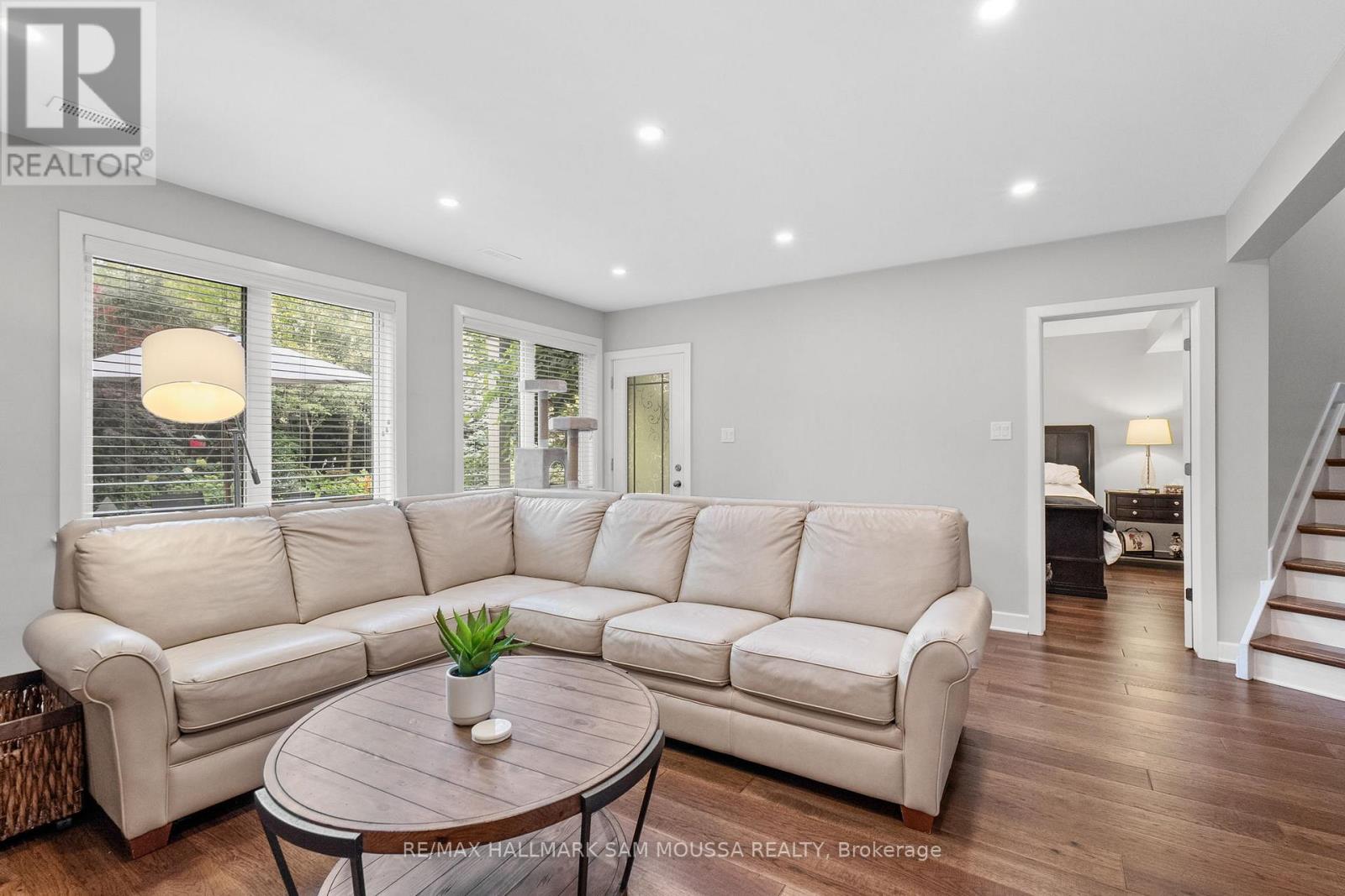 25 Marsh Sparrow Private