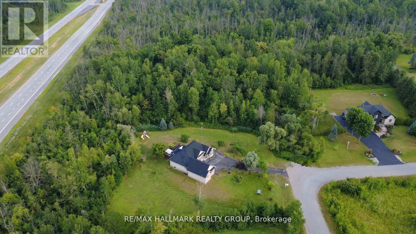 11 Rideau Crossing Crescent