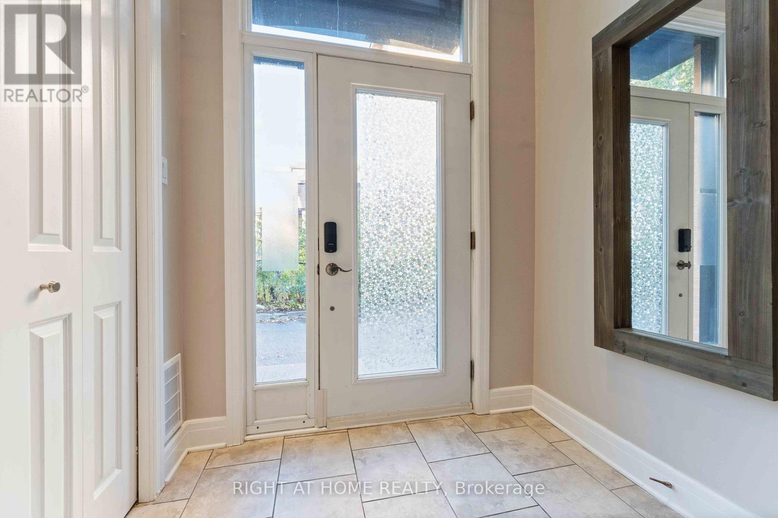 110 Little London Private