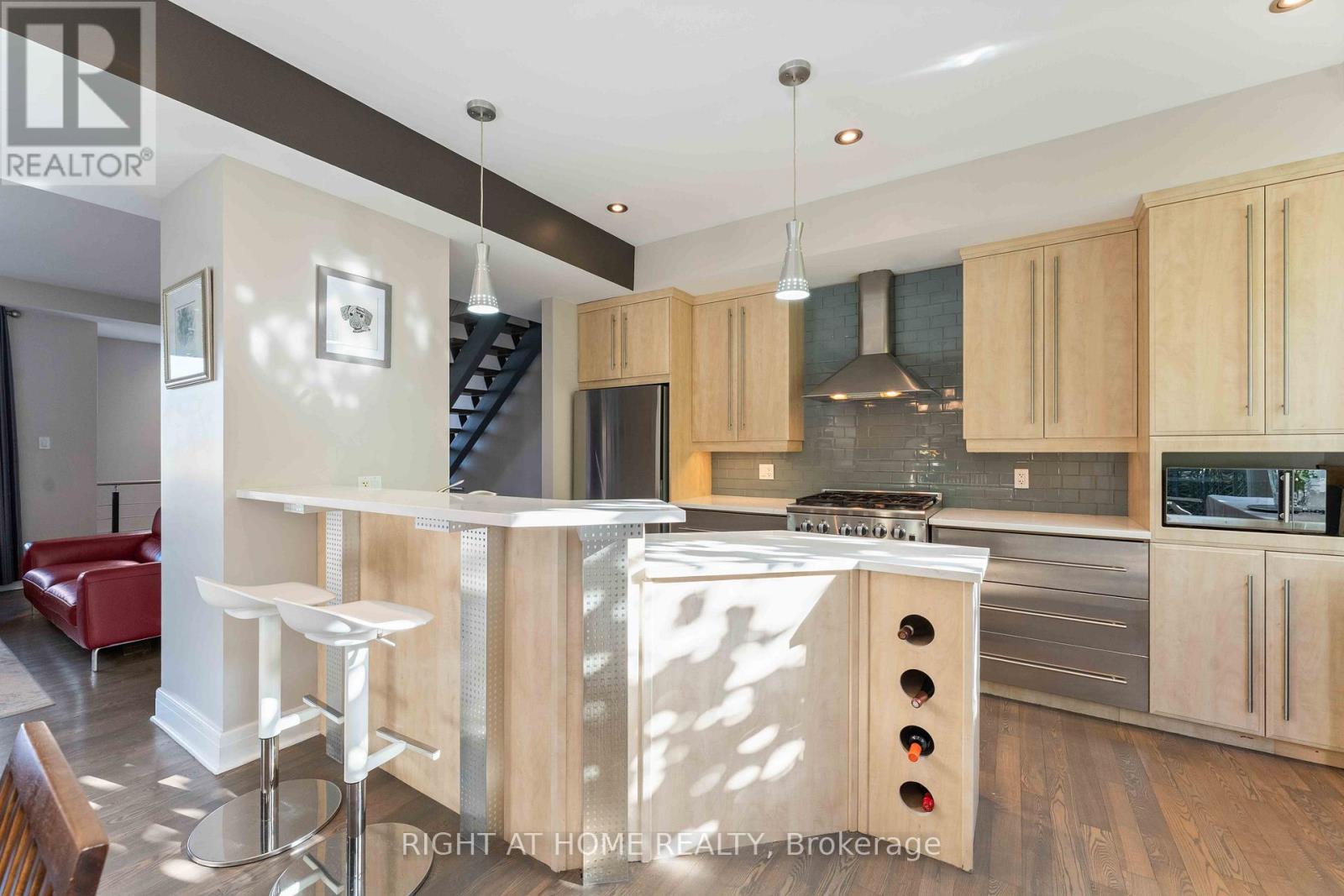 110 Little London Private