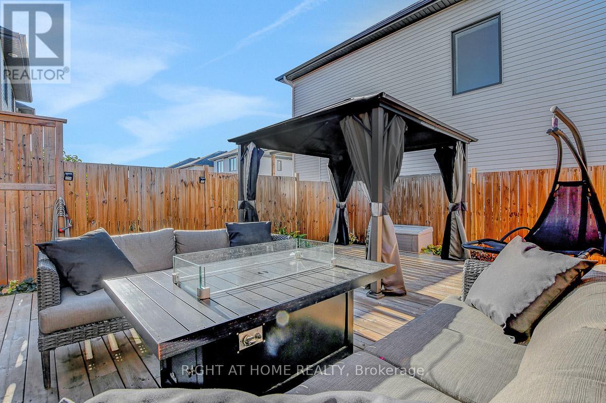 229 Purchase Crescent