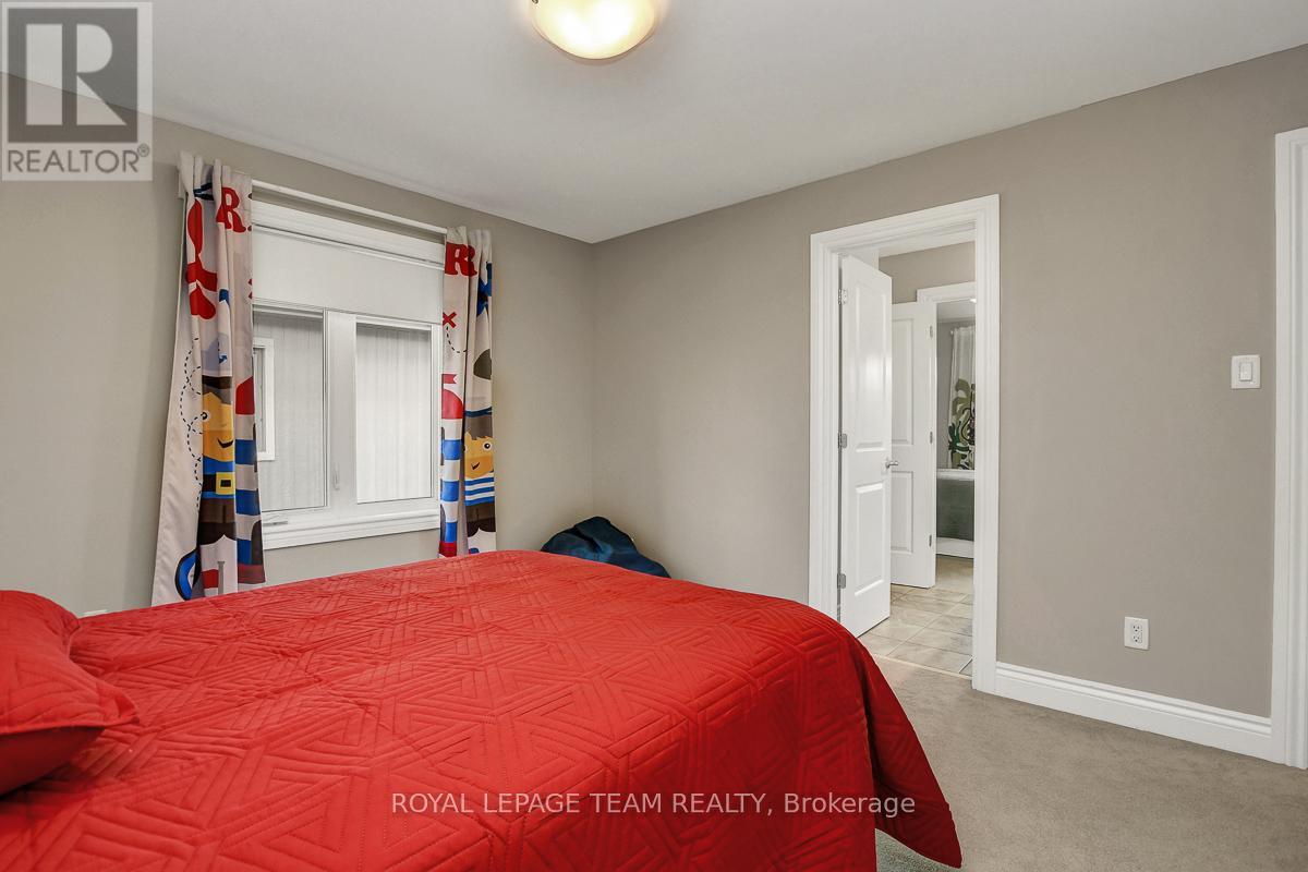 879 Percival Crescent