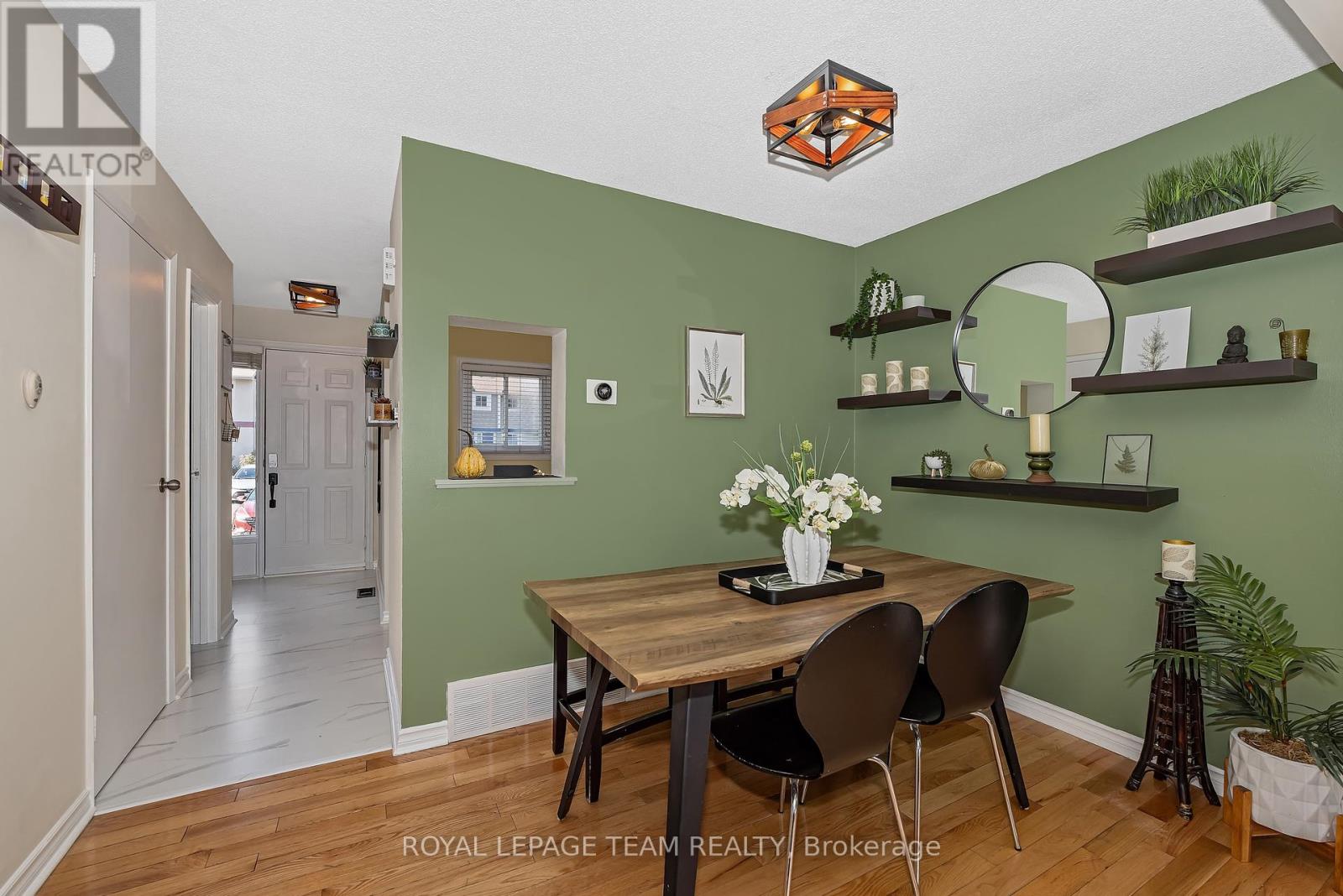 1844 Stonehenge Crescent