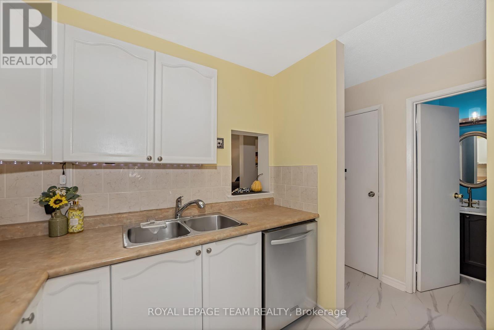 1844 Stonehenge Crescent