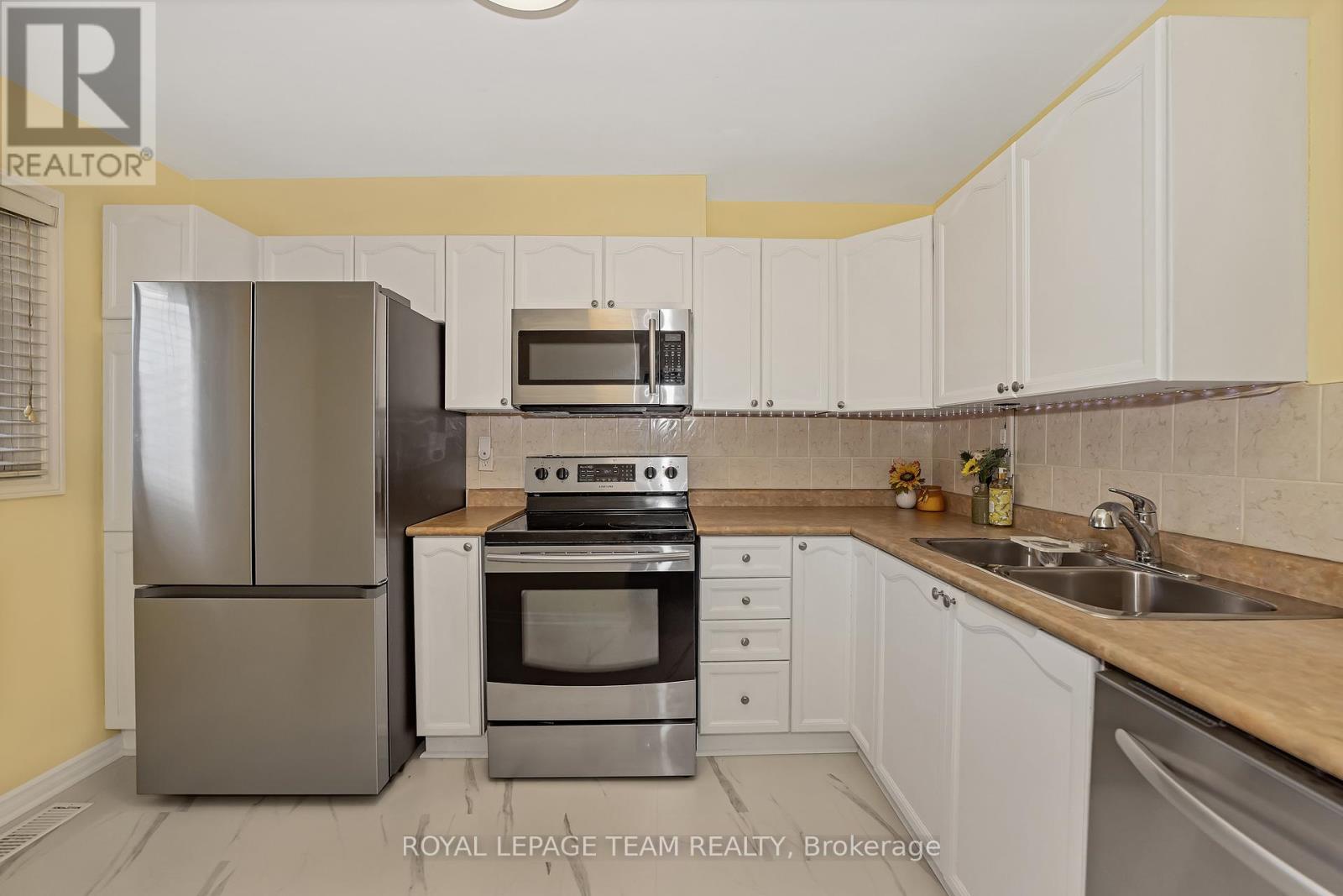 1844 Stonehenge Crescent