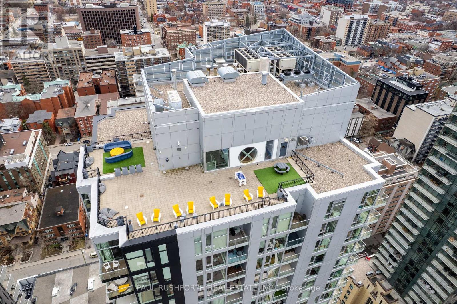 1406 - 179 Metcalfe Street