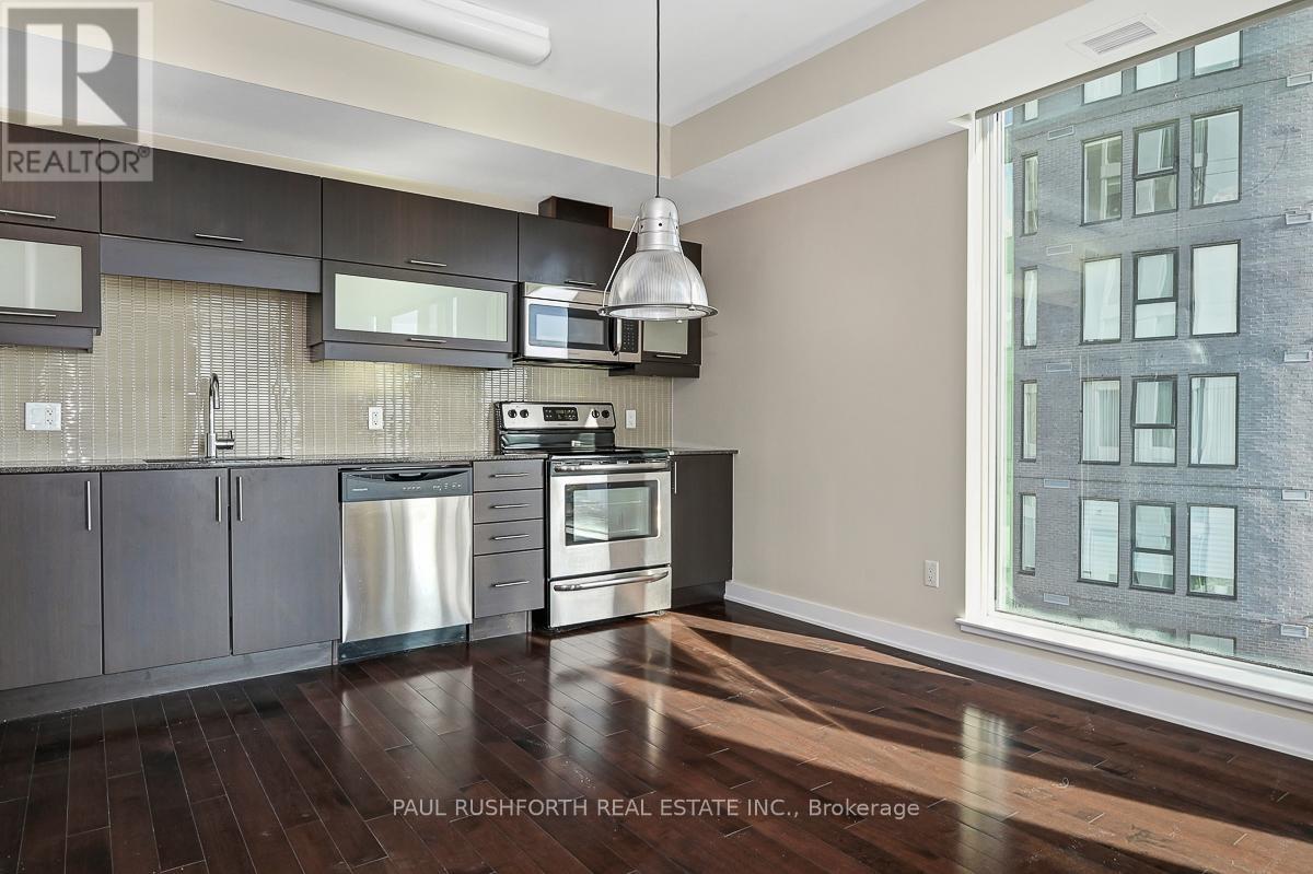 1406 - 179 Metcalfe Street