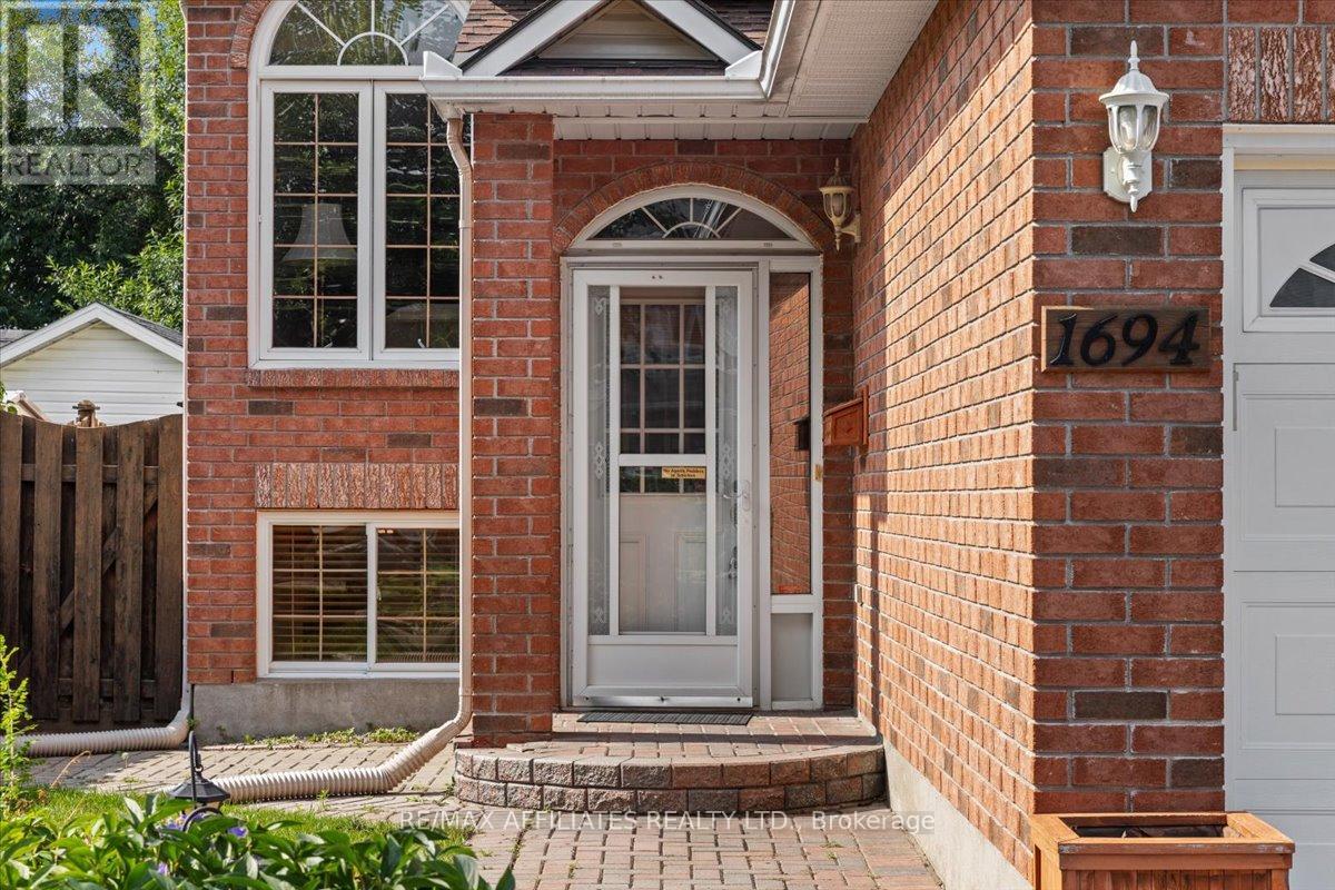 1694 Toulouse Crescent