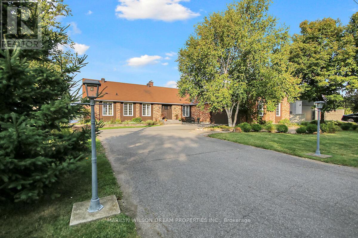 2998 Barlow Crescent