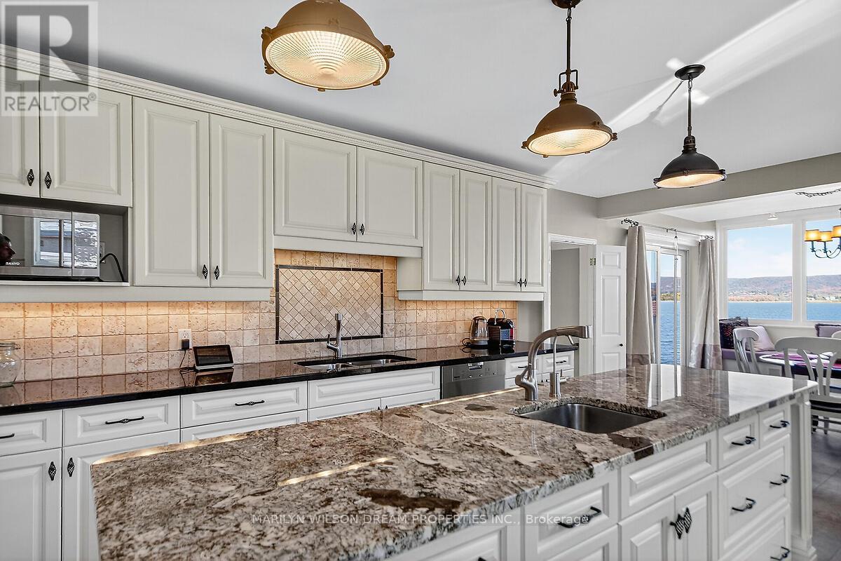 2998 Barlow Crescent