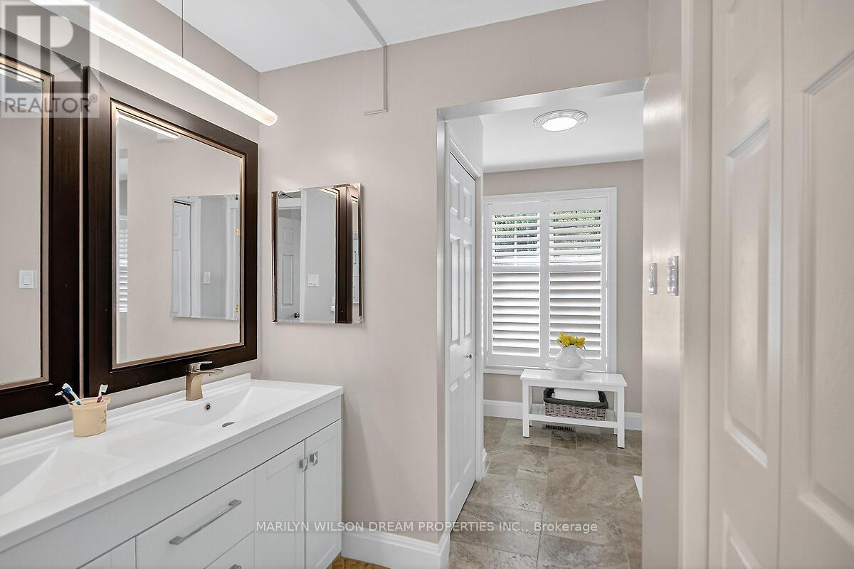 2998 Barlow Crescent