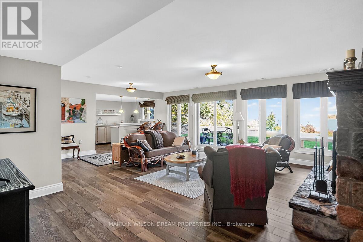 2998 Barlow Crescent