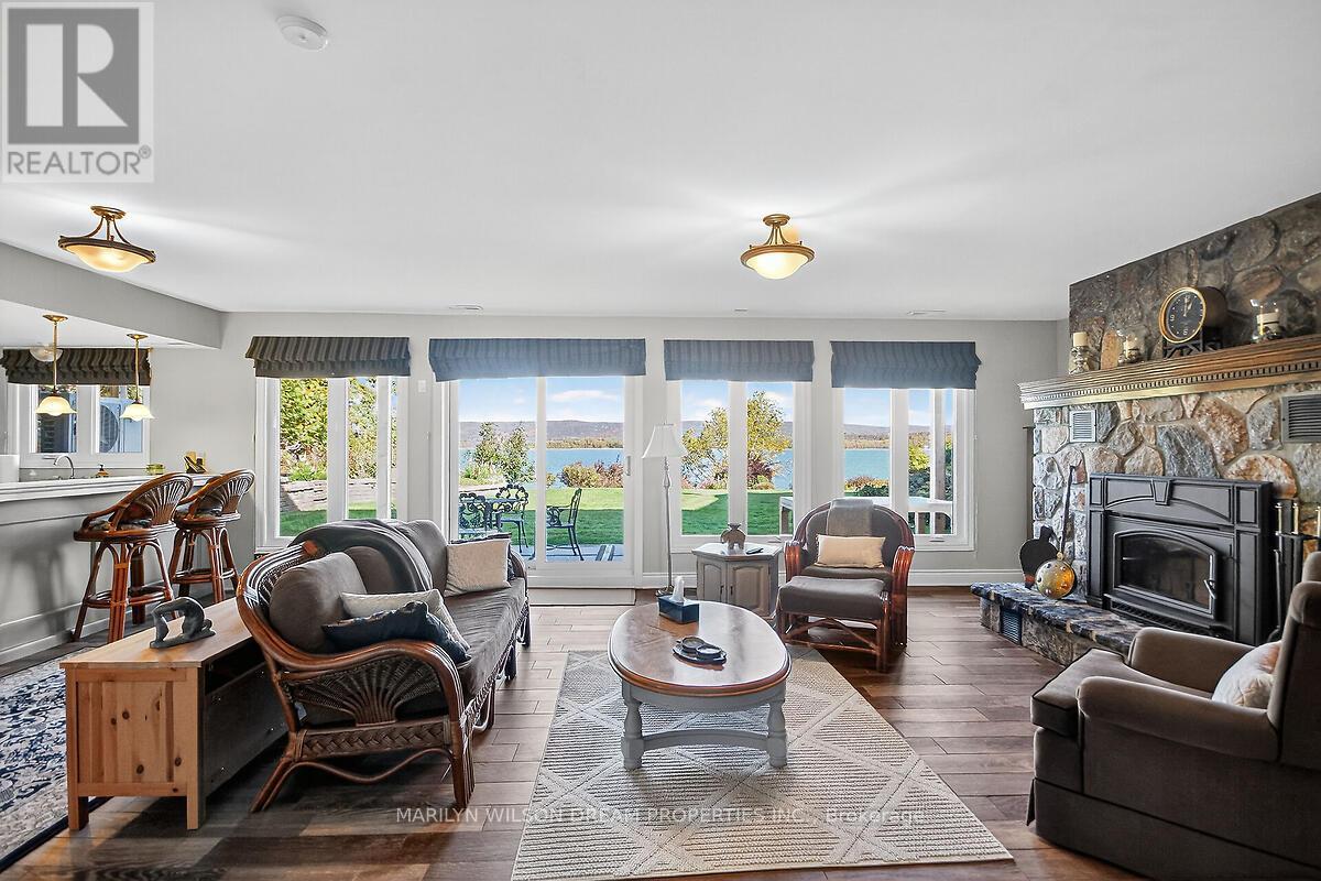 2998 Barlow Crescent