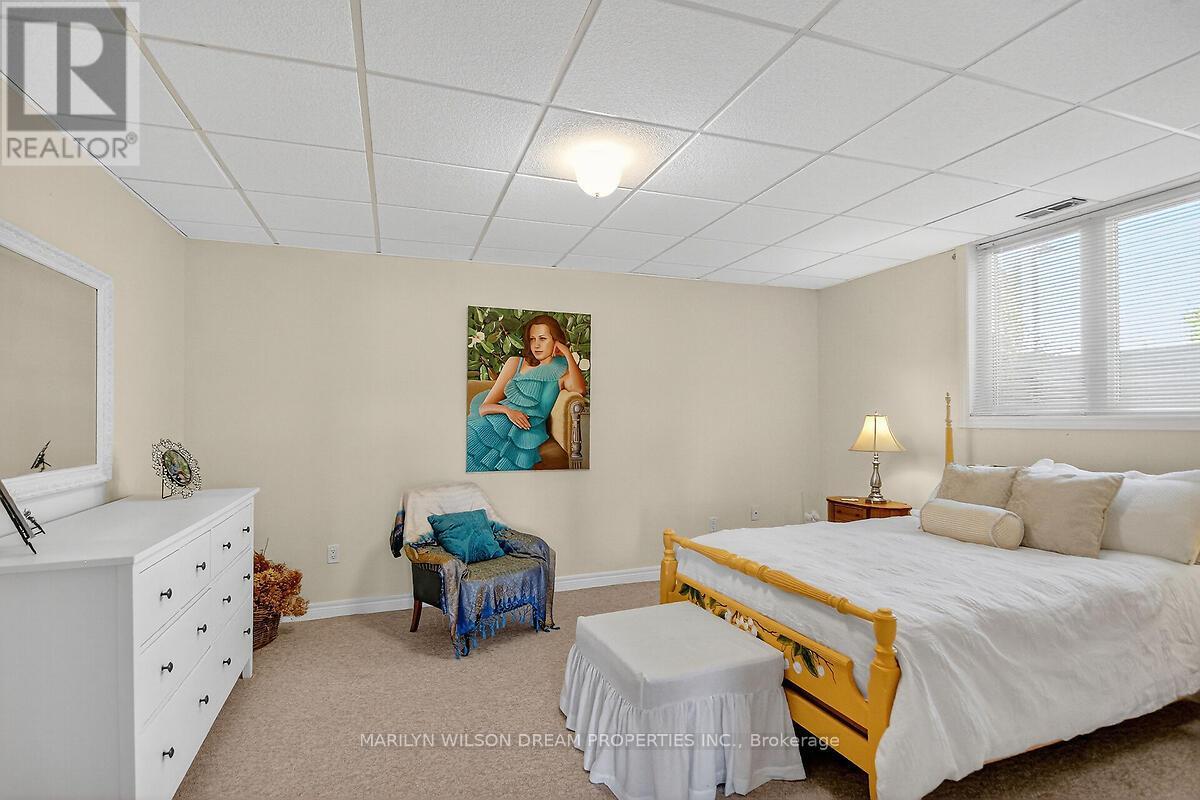 2998 Barlow Crescent