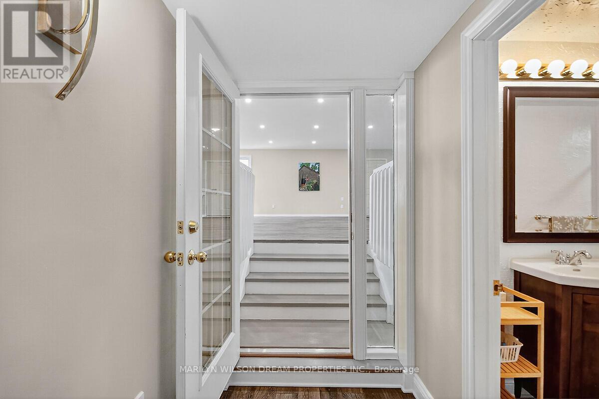 2998 Barlow Crescent