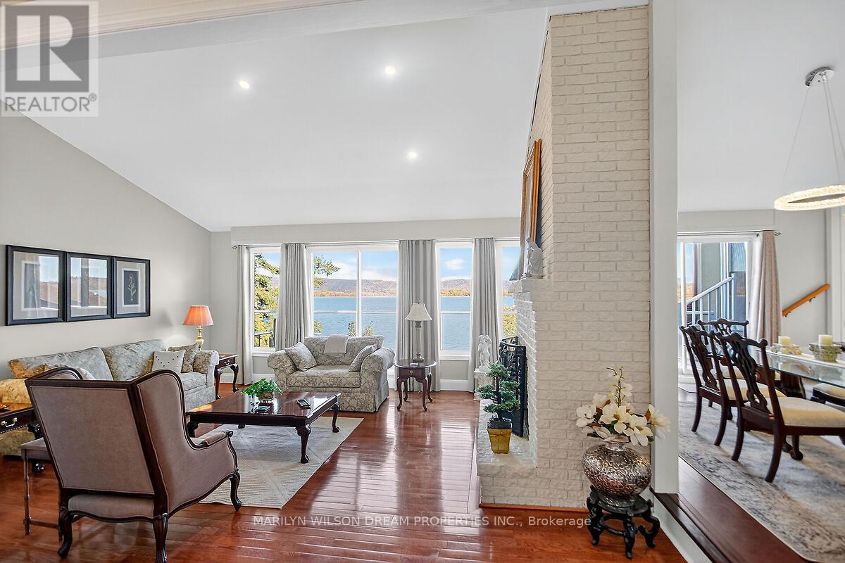 2998 Barlow Crescent
