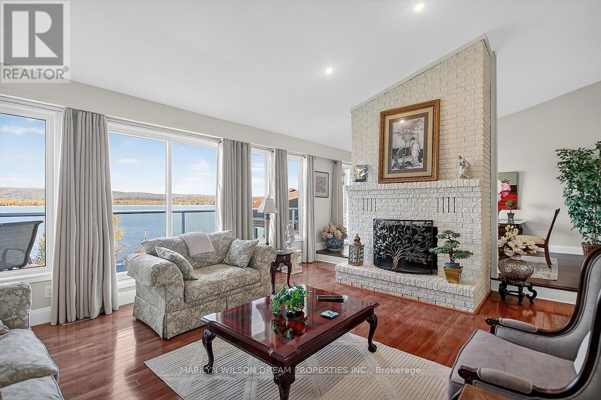 2998 Barlow Crescent