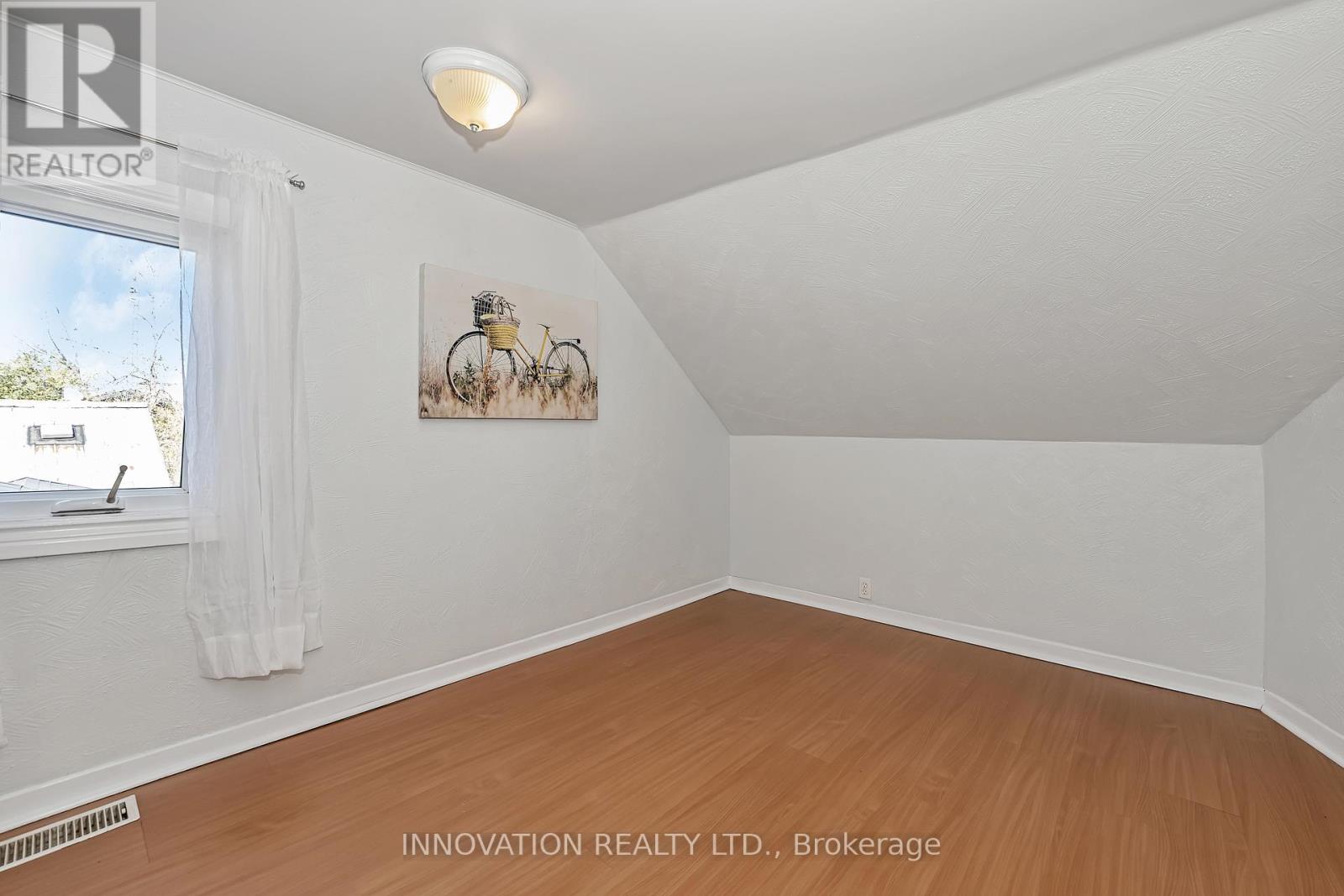 2716 Margaret Street W
