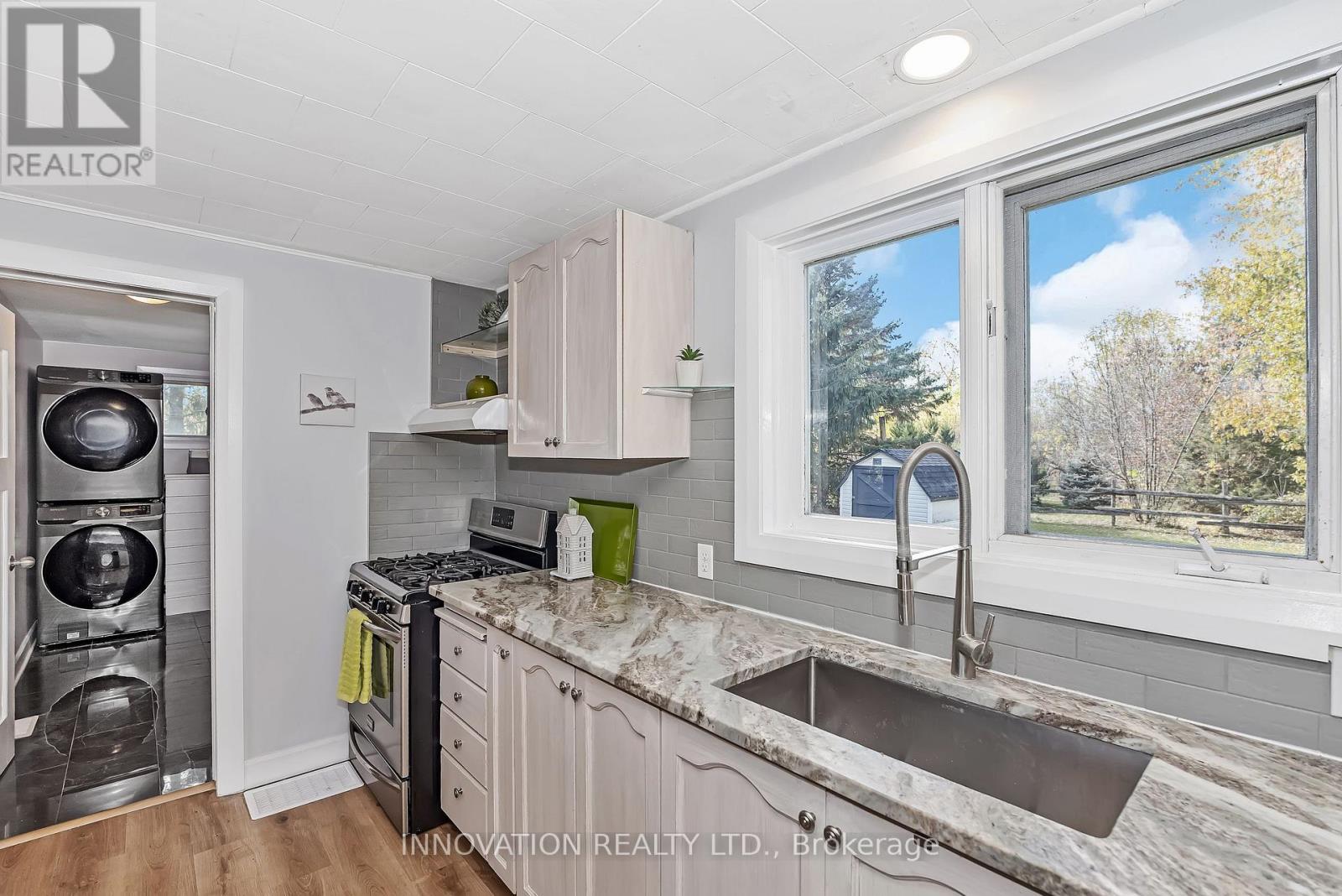2716 Margaret Street W