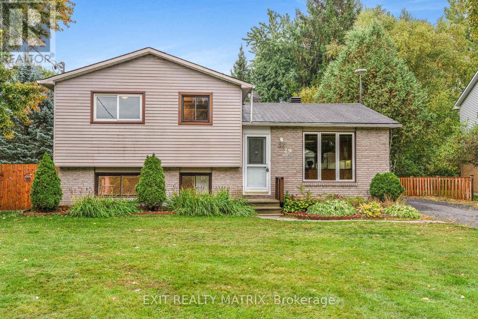 29 Louise Crescent