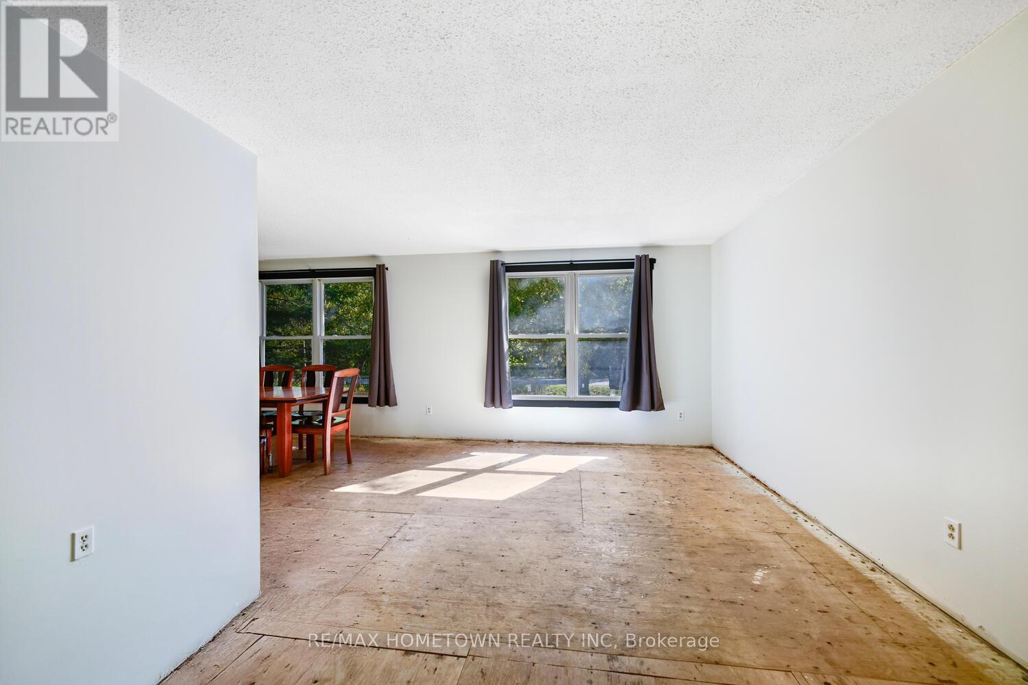 6290 6th Concession Road