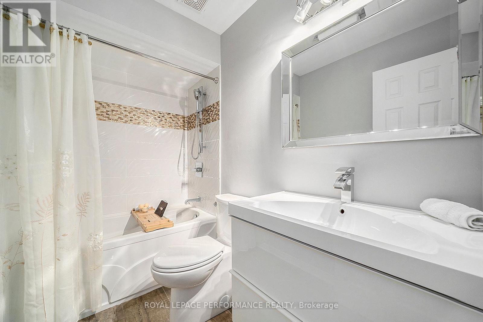29 Hummingbird Crescent