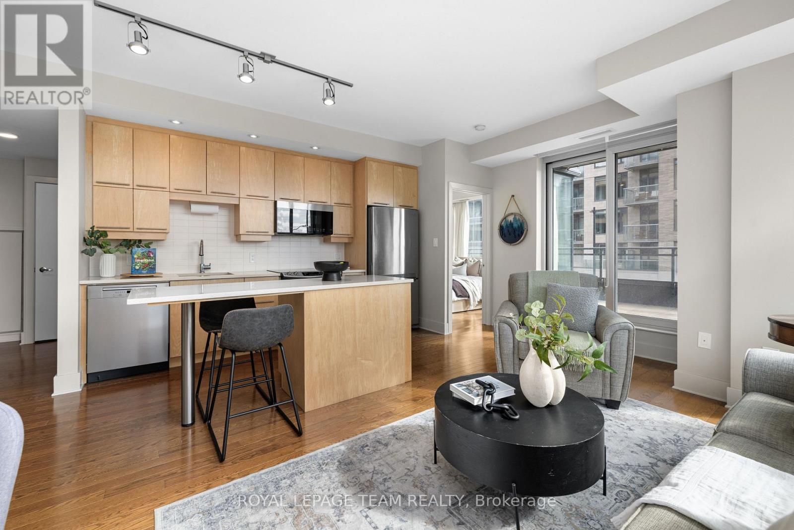 306 - 101 Richmond Road