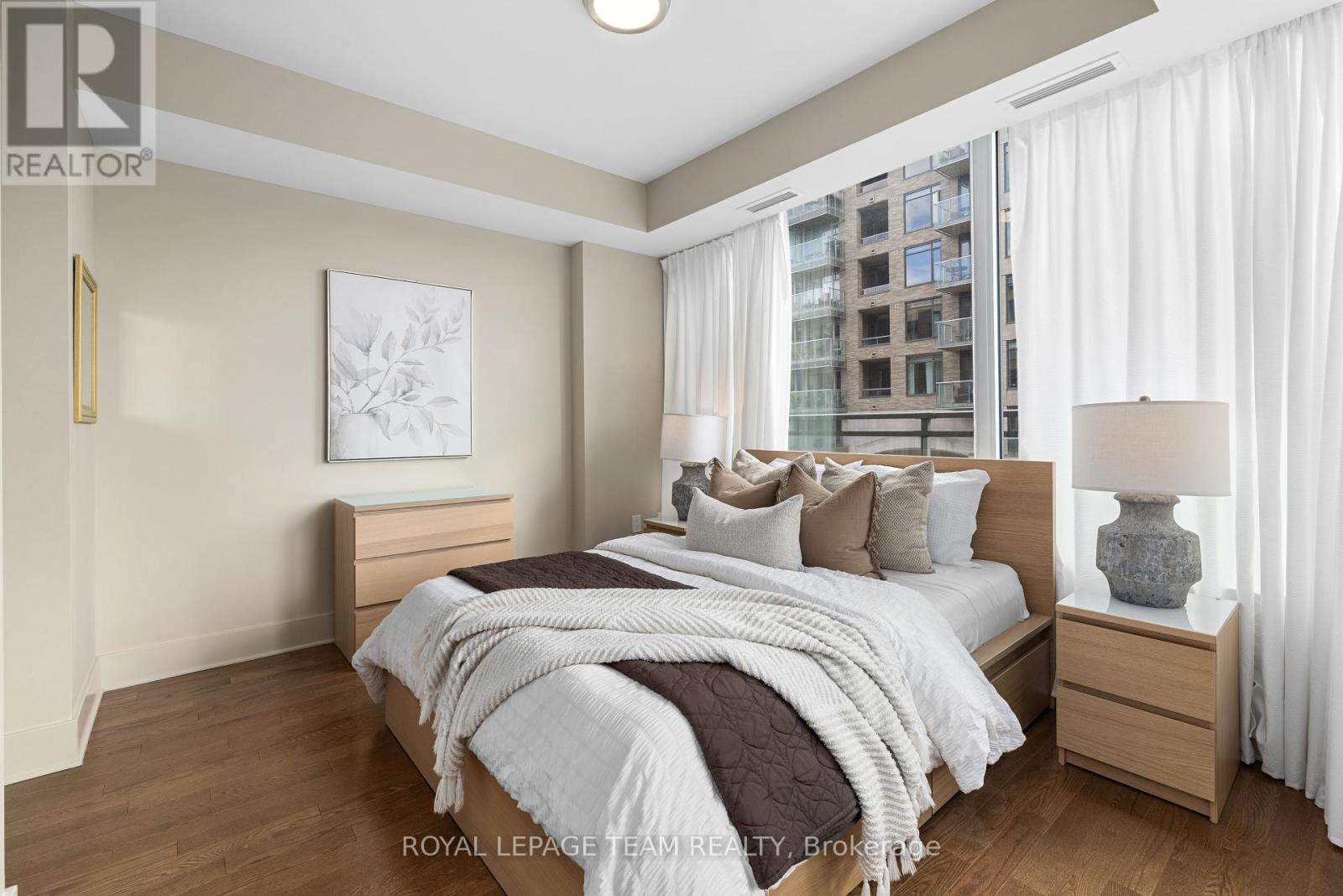 306 - 101 Richmond Road