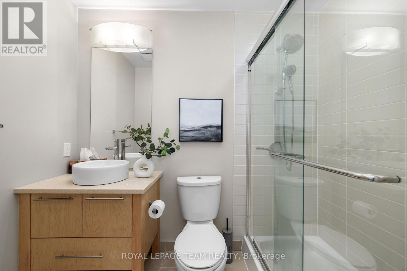 306 - 101 Richmond Road