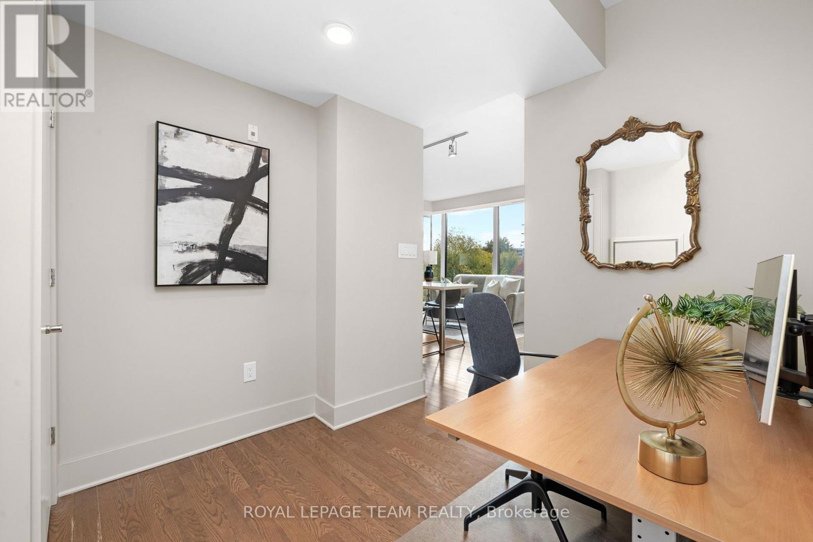 306 - 101 Richmond Road