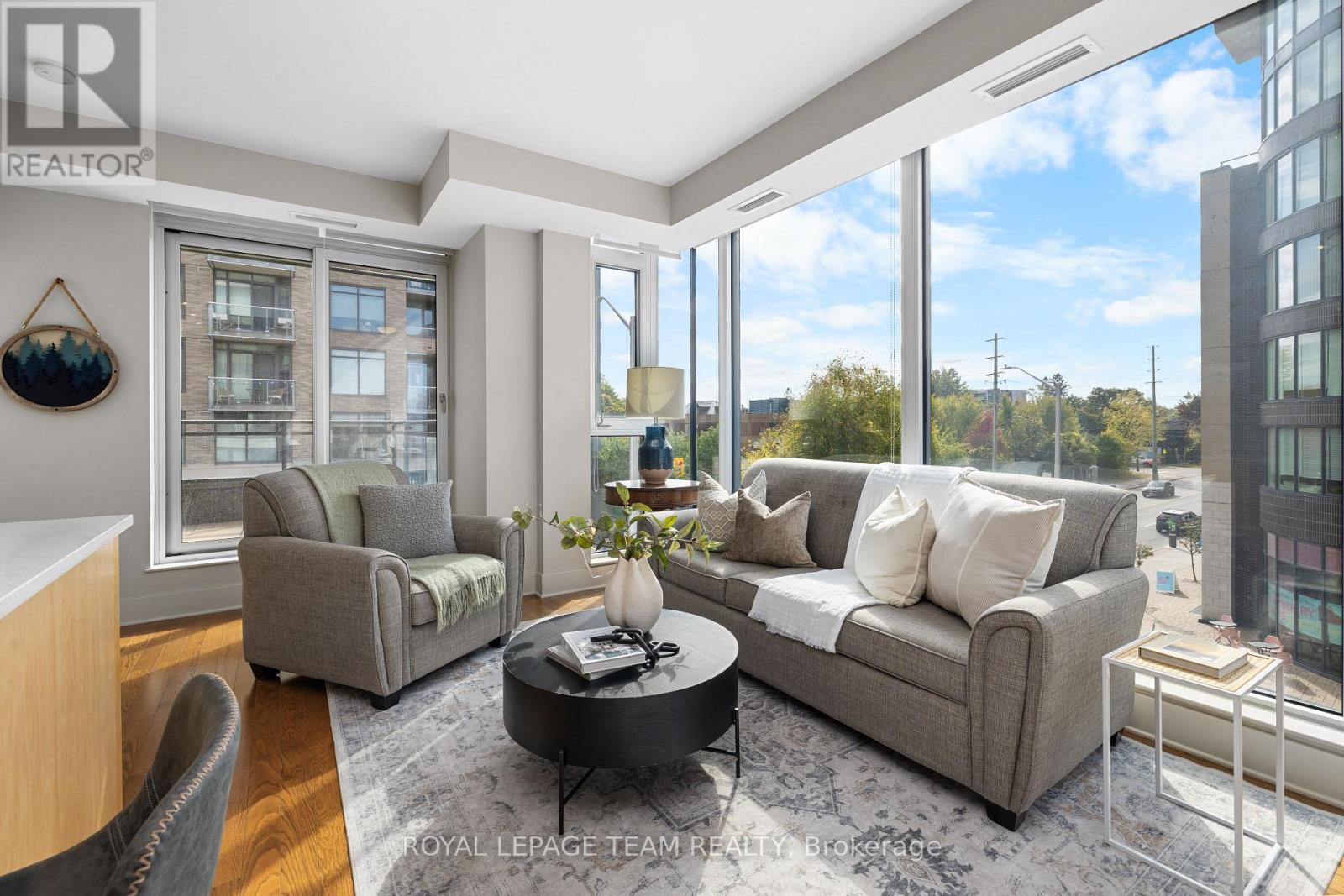306 - 101 Richmond Road