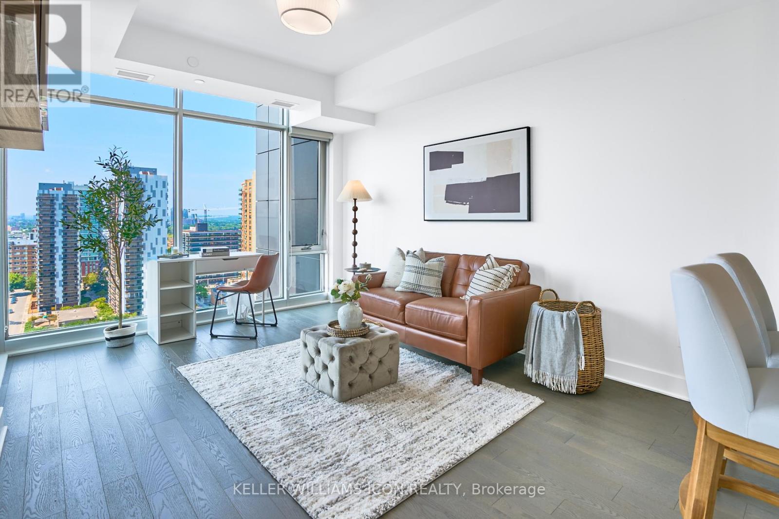 1707 - 255 Bay Street