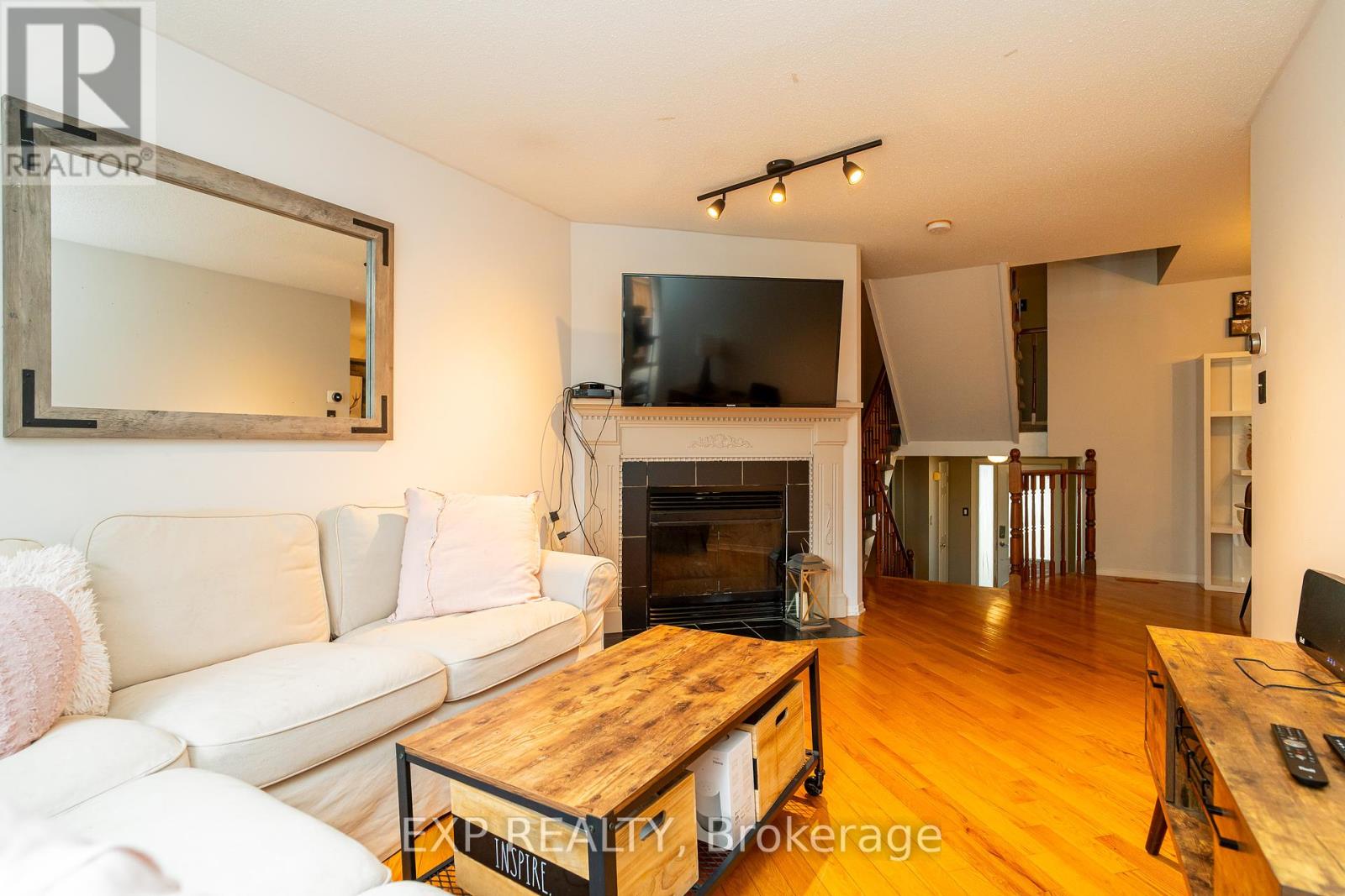 86 Furlong Crescent