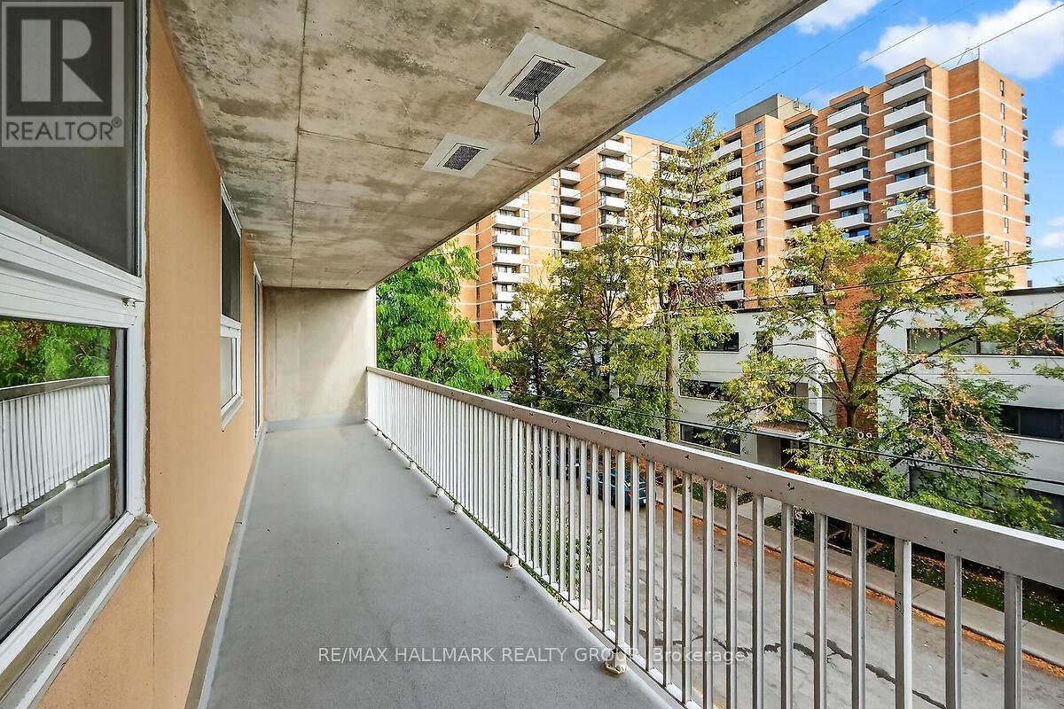 305 - 110 Forward Avenue